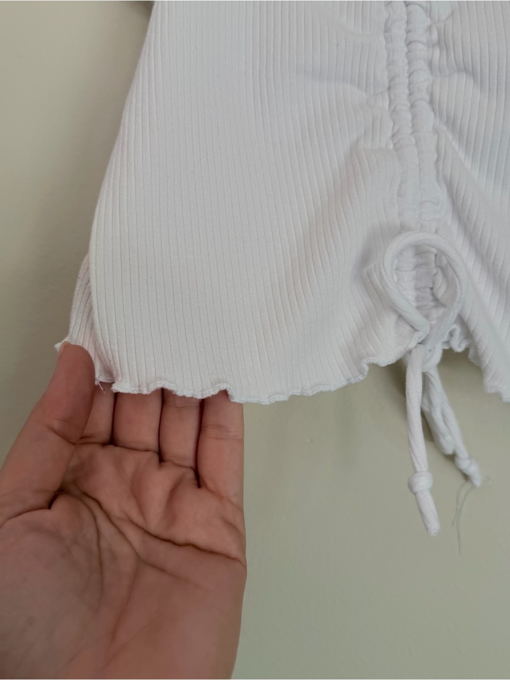 Hollister White Ribbed Ruched Drawstring Cami - Picture 5 of 10